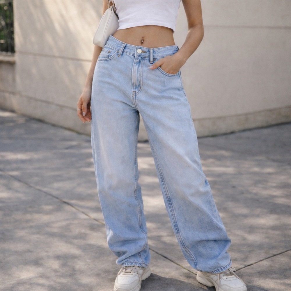 Aeropostale High Rise Baggy Jeans Light Wash Size 0 NWT Straight Leg 26x30